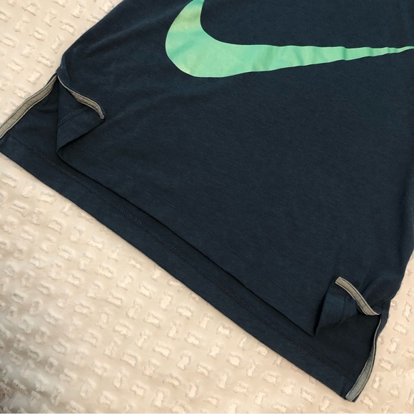 Nike Tank Top - Picture 3 of 5